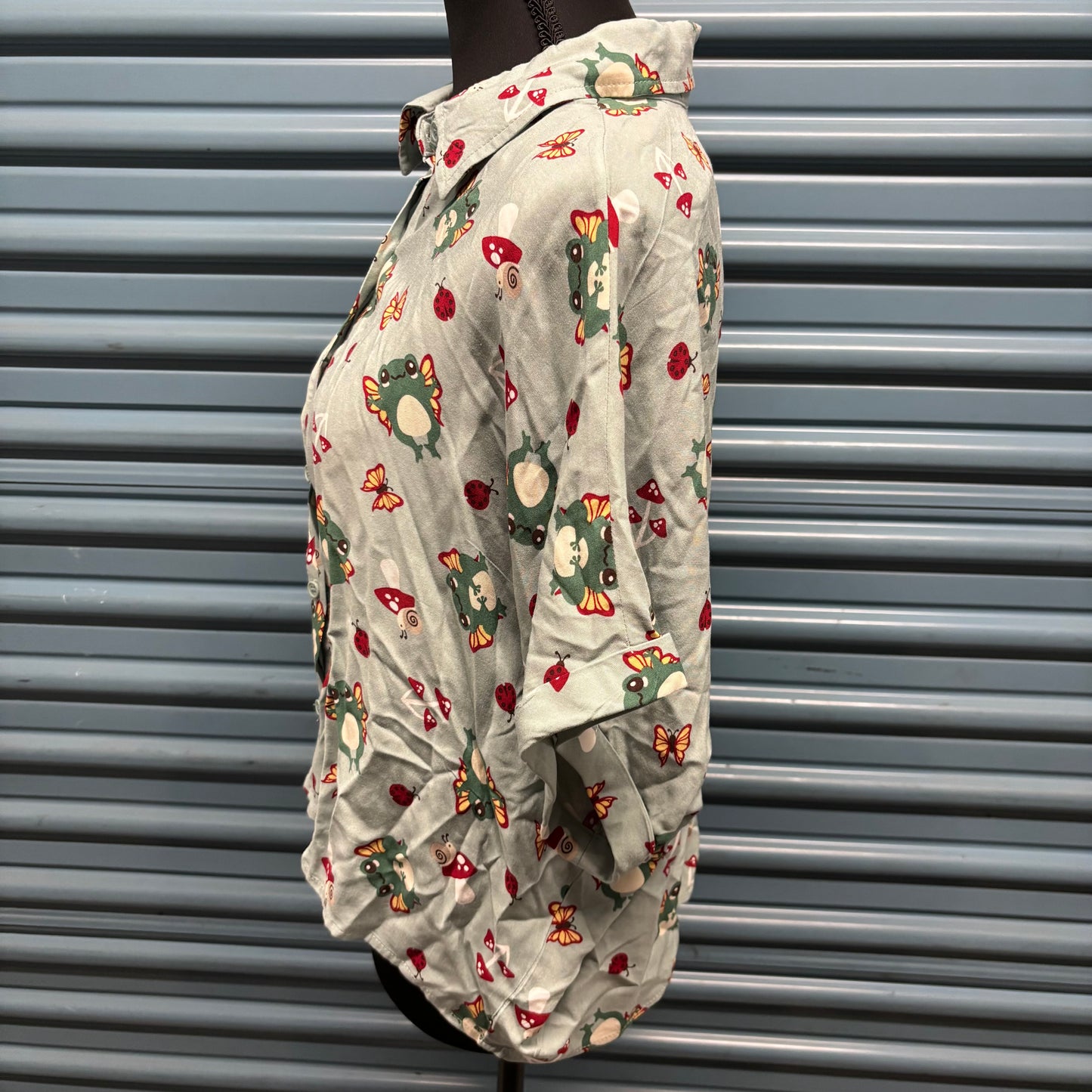 Women’s Button Shirt Medium