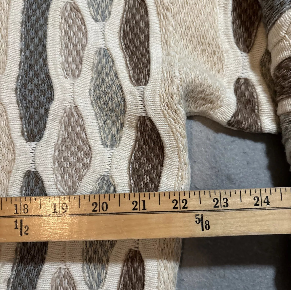 Men’s Sweater Large