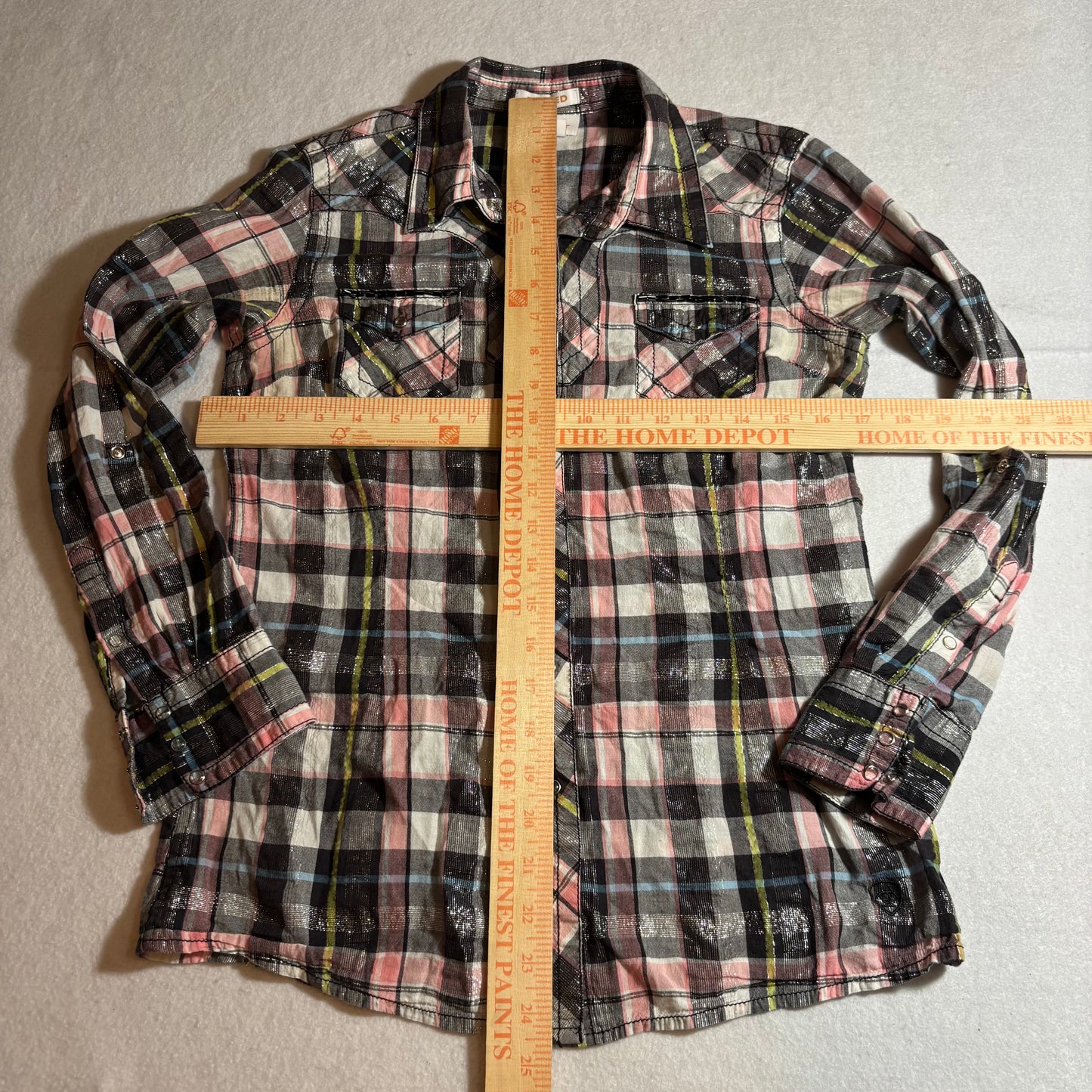 Women’s Button Shirt Medium