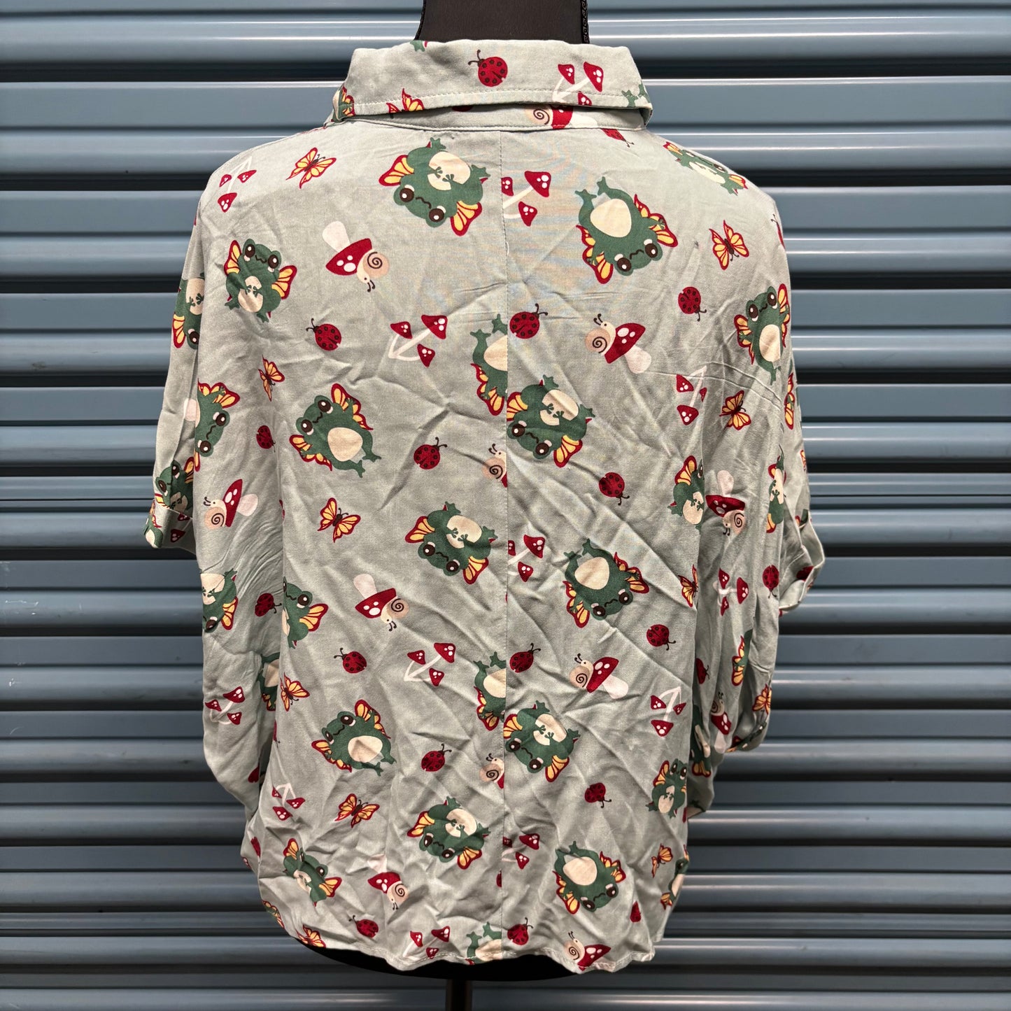Women’s Button Shirt Medium
