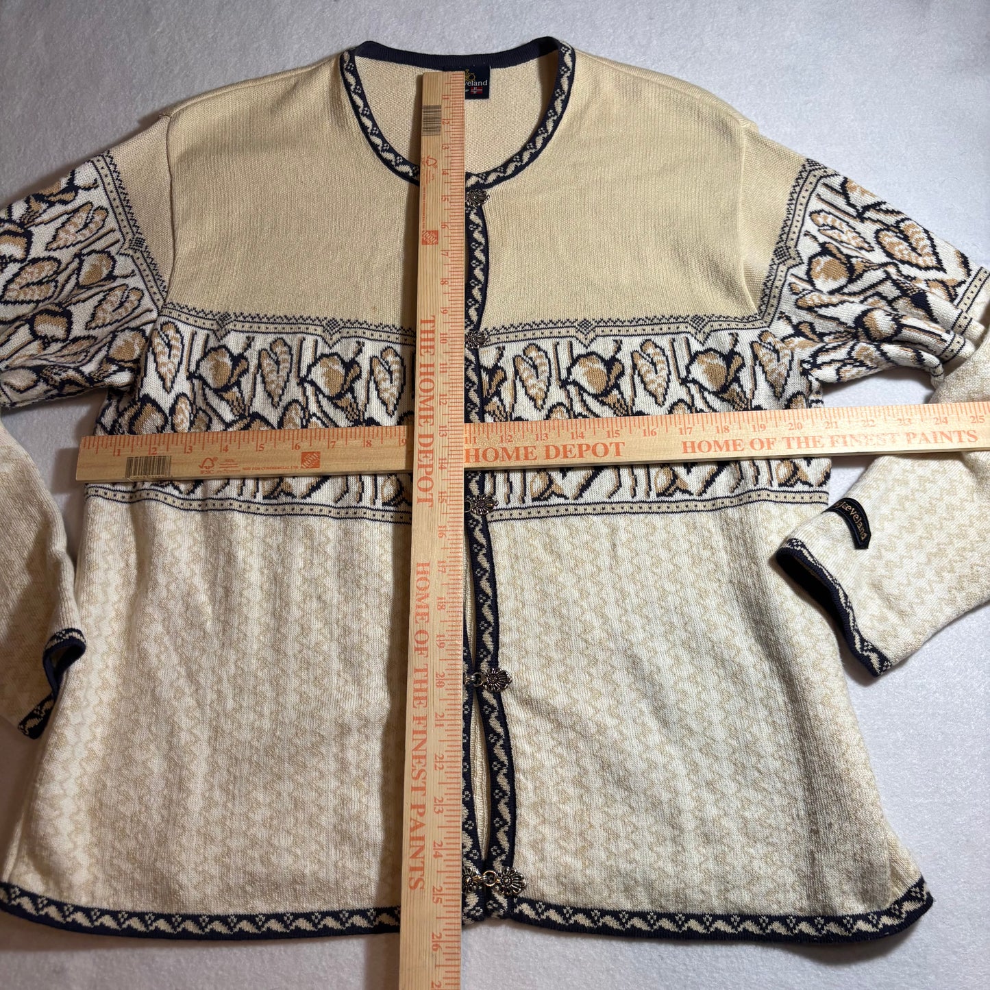 Women’s Sweater Large