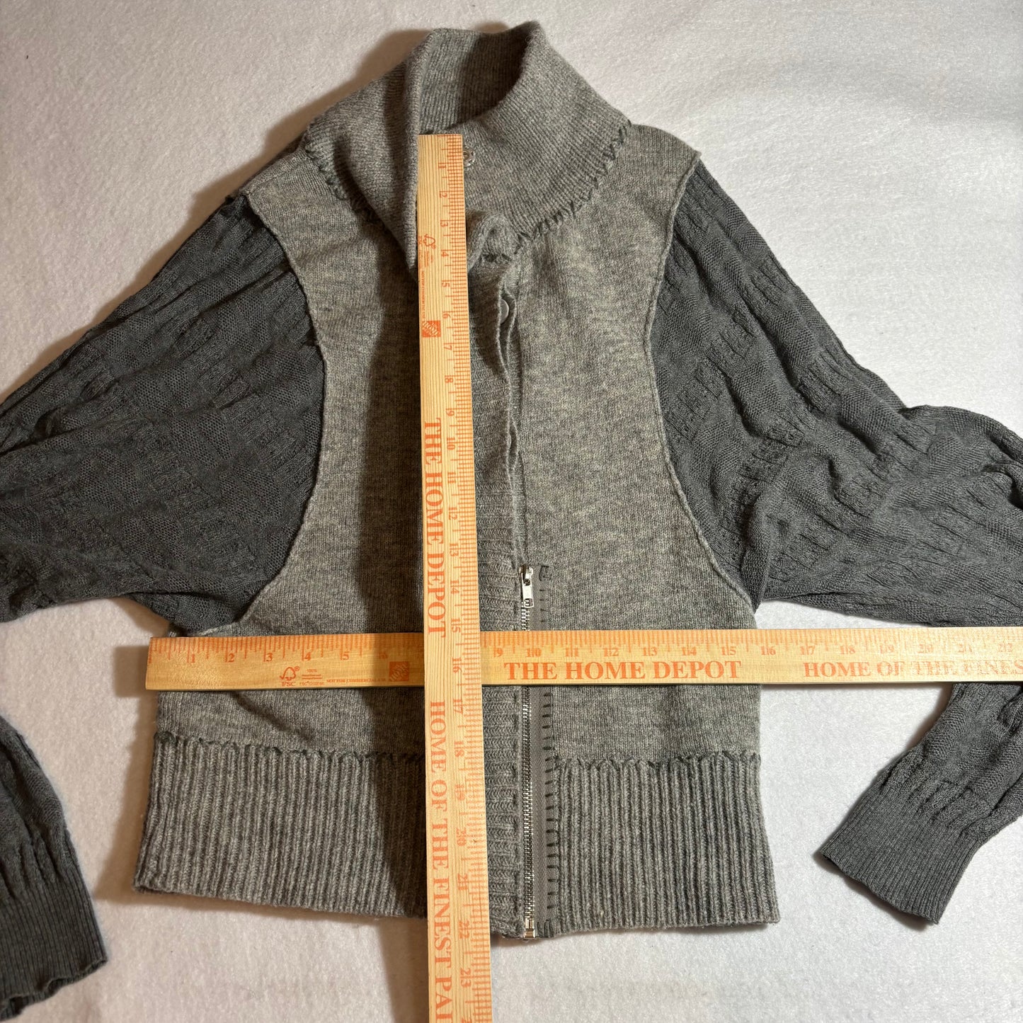 Women’s Sweater Small