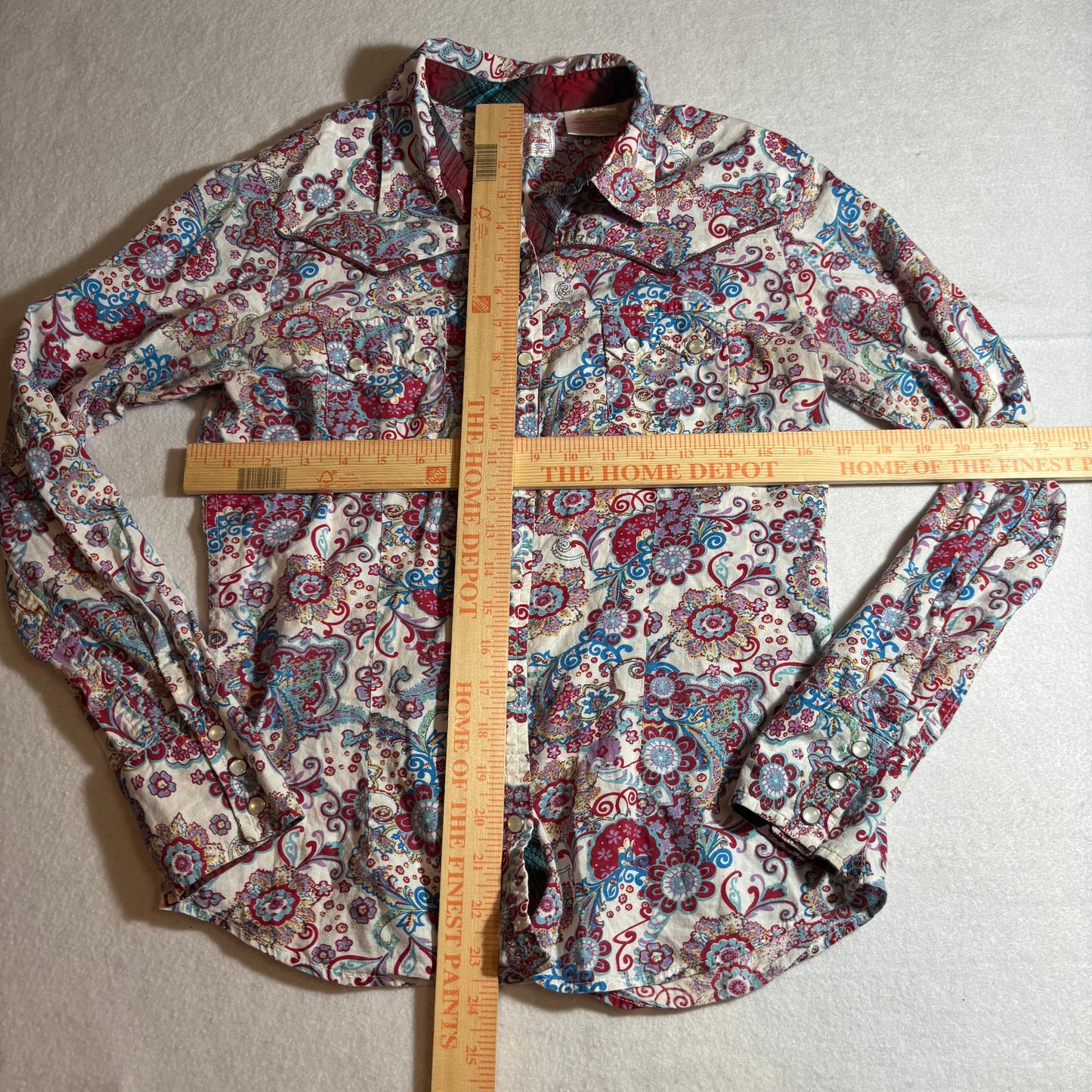 Women’s Button Shirt Medium