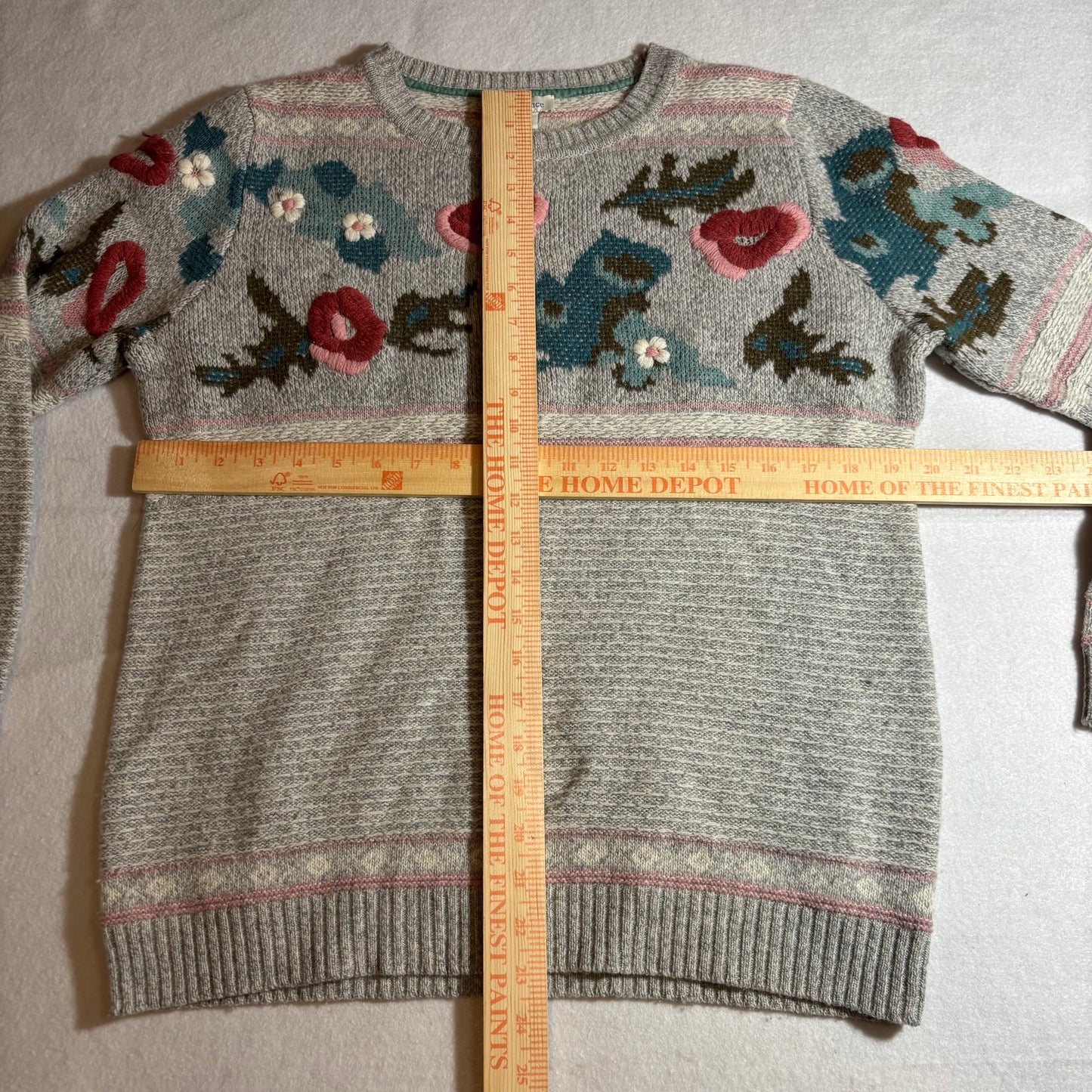 Women’s Sweater Small