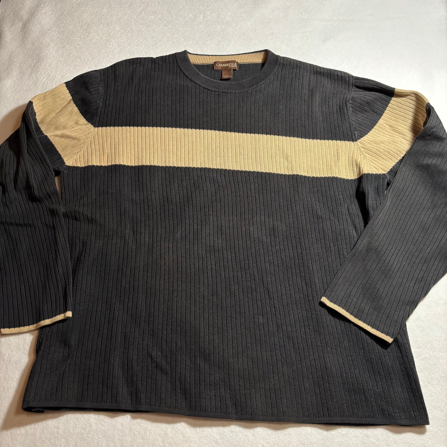 Men’s Sweater Large