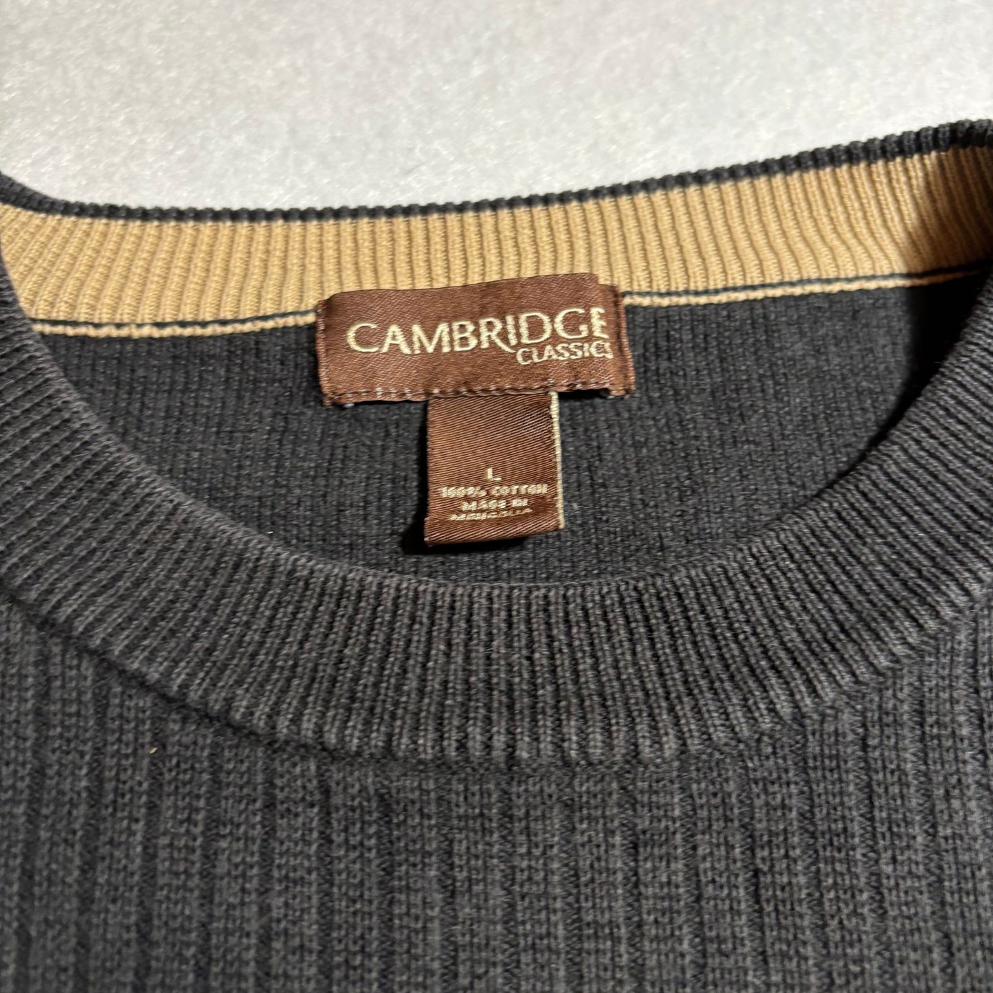 Men’s Sweater Large