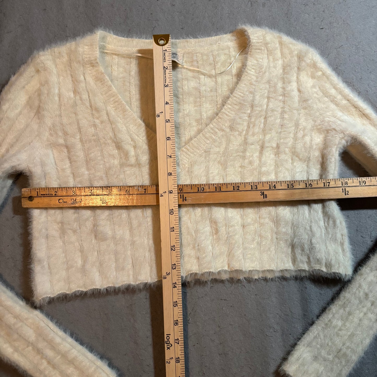 Women’s Sweater Small