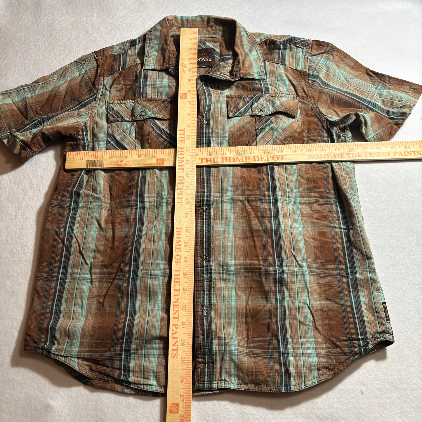 Men's Button Shirt Medium