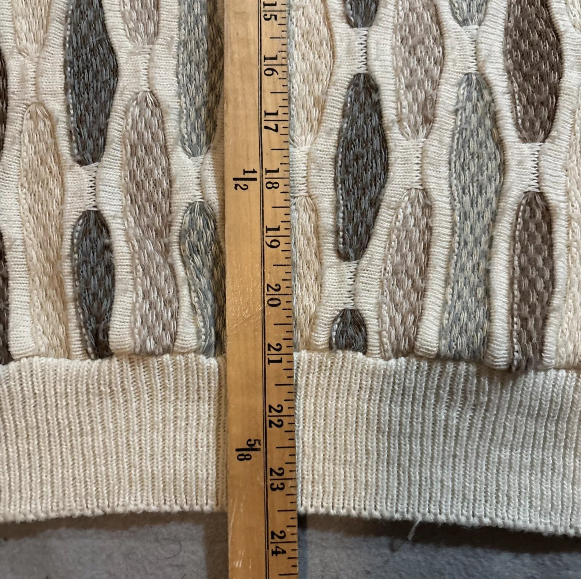 Men’s Sweater Large