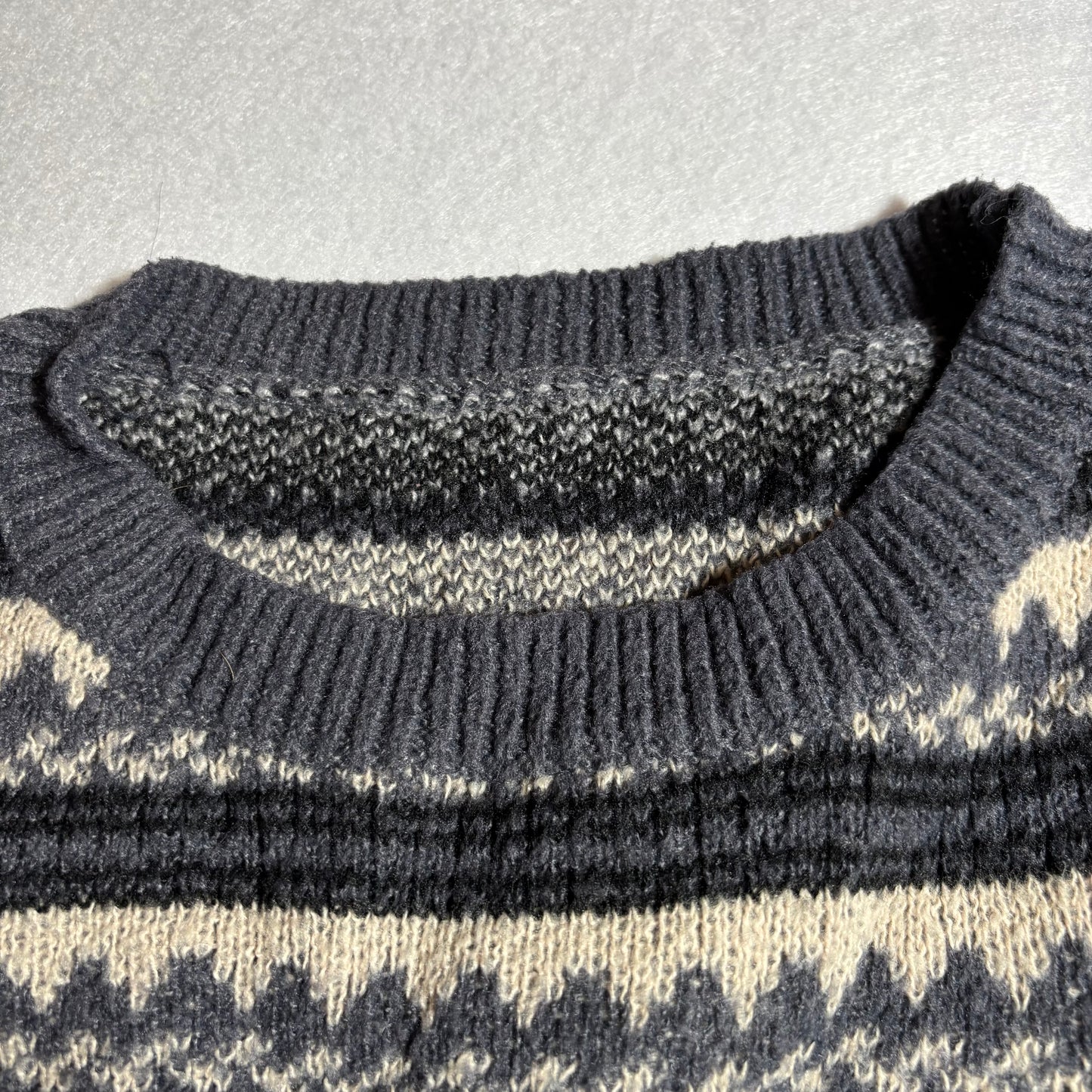 Men’s Sweater Large