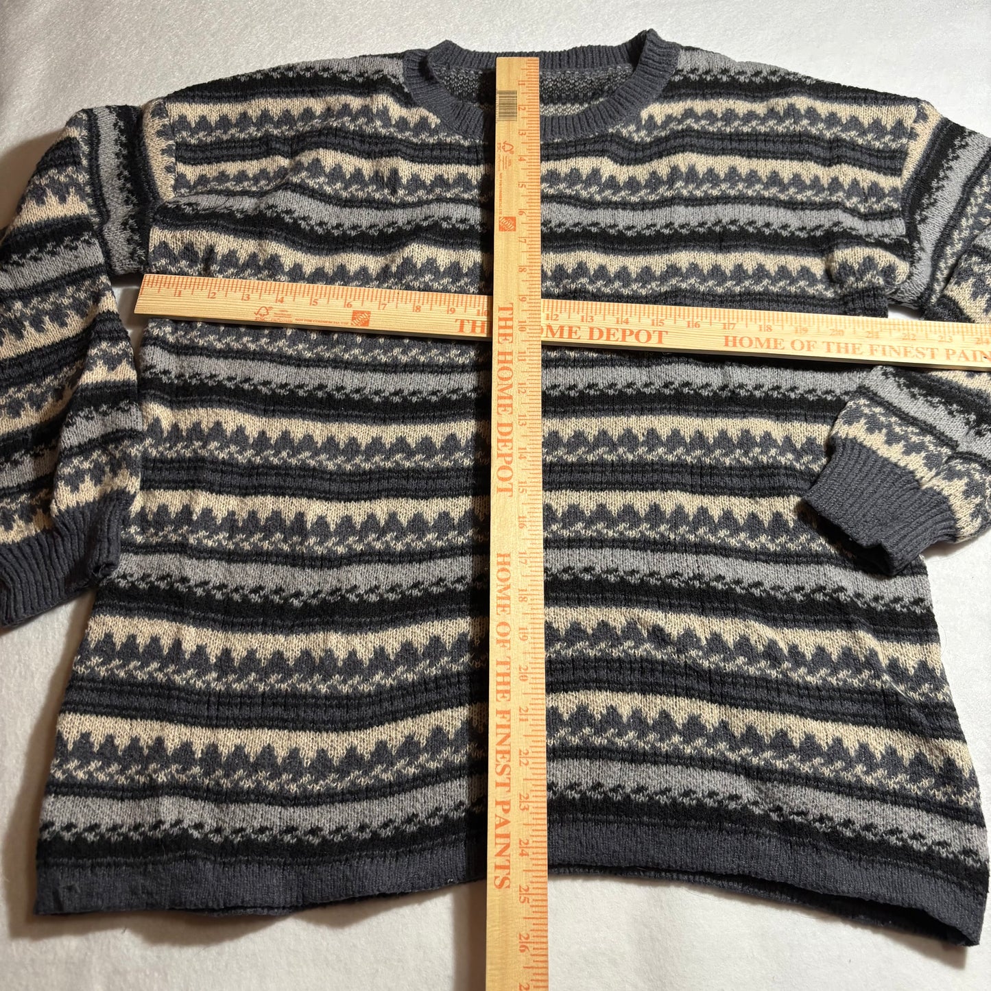 Men’s Sweater Large