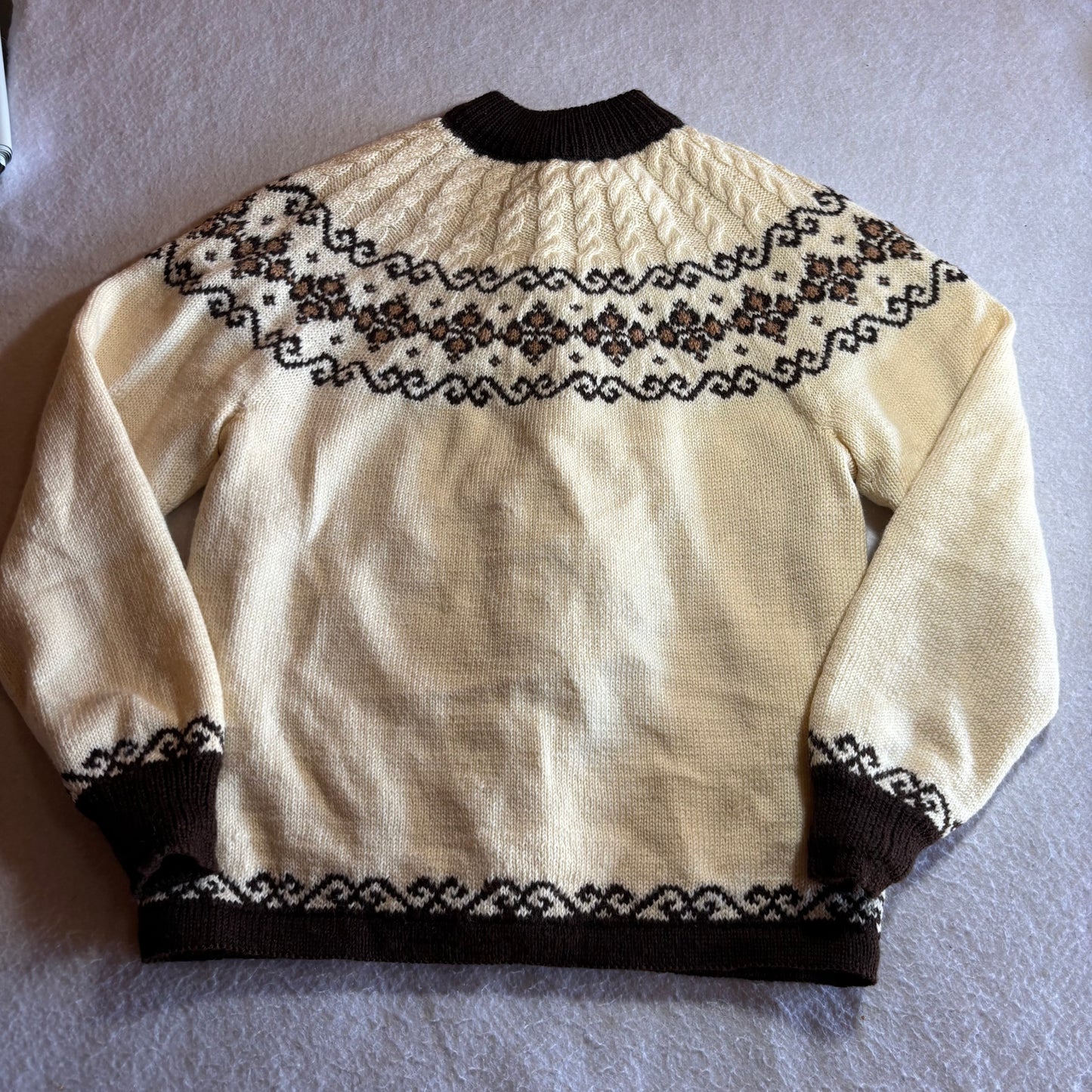 Women’s Sweater Medium