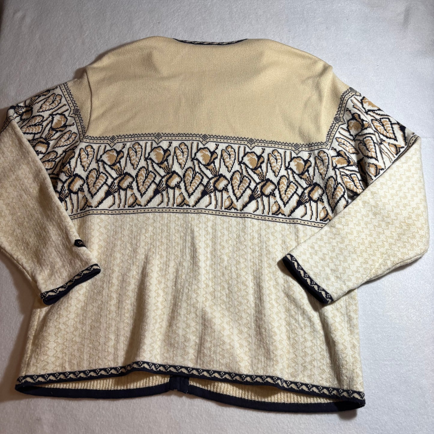 Women’s Sweater Large