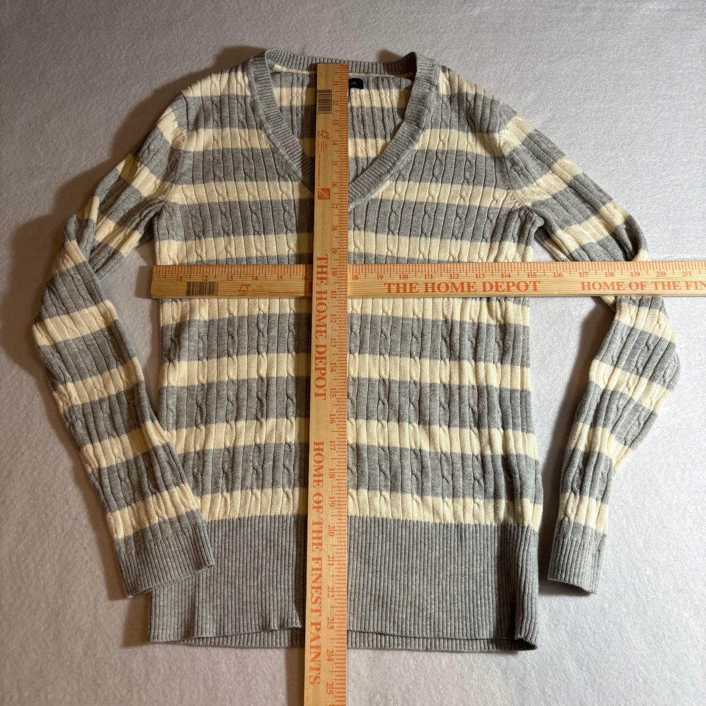 Women’s Sweater Medium