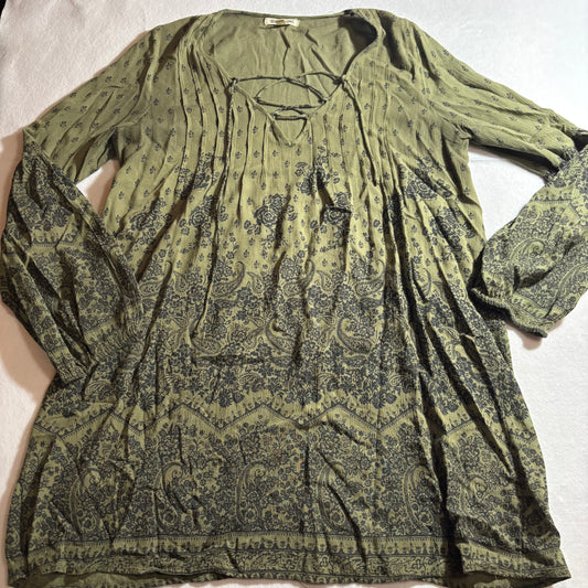 Women's Shirt Medium