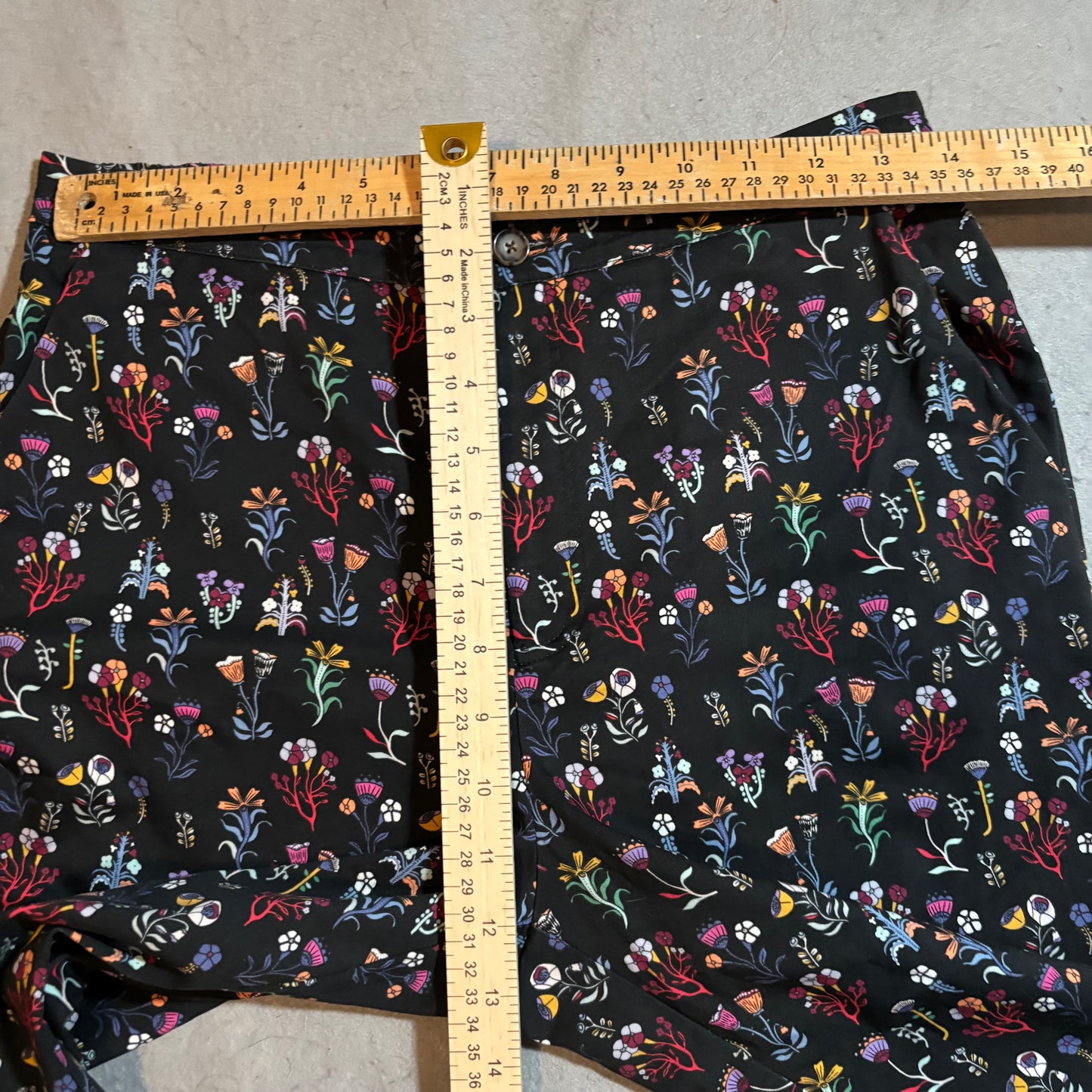 Women's Pants Medium