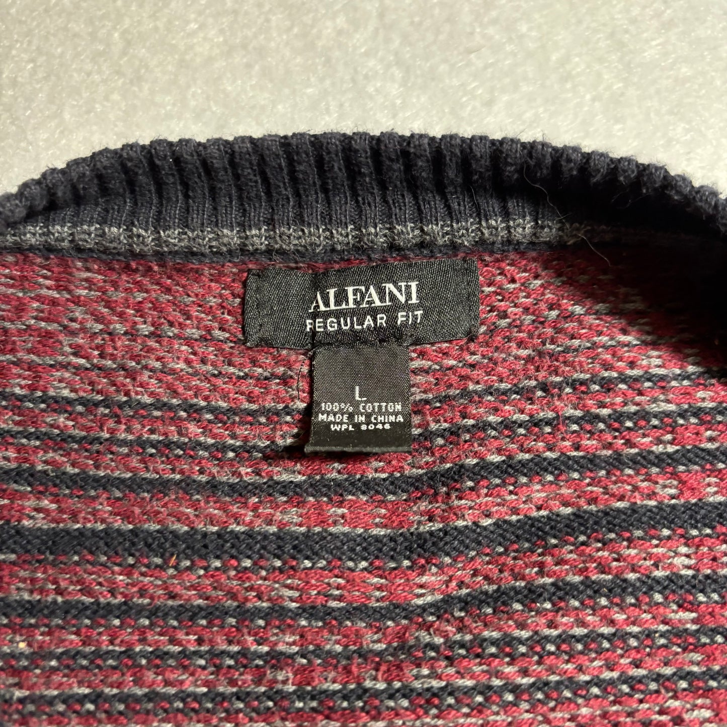 Men’s Sweater Large